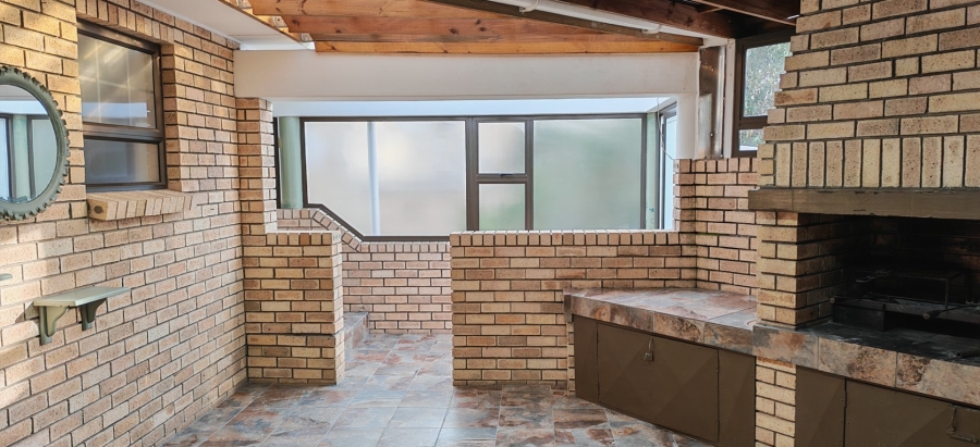 5 Bedroom Property for Sale in Dana Bay Western Cape